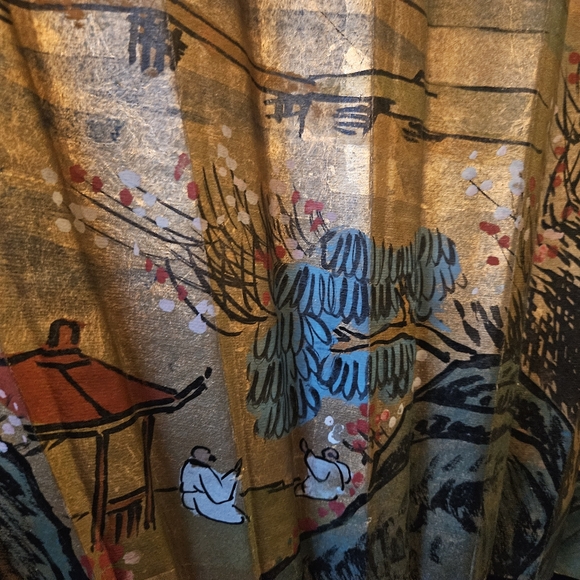 Vintage Large Handpaint Chinoiserie Gold Paper Fold Out Fan from the Philippines - Picture 9 of 16